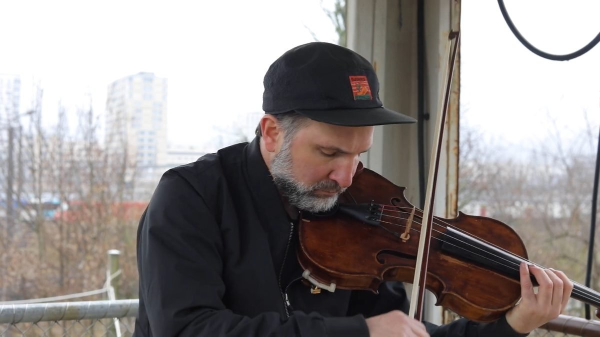 Close-up of the viola and bow